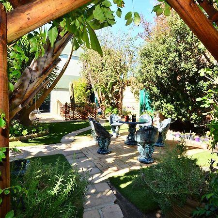 Secret Garden Guesthouse Bloubergstrand Eksteriør billede