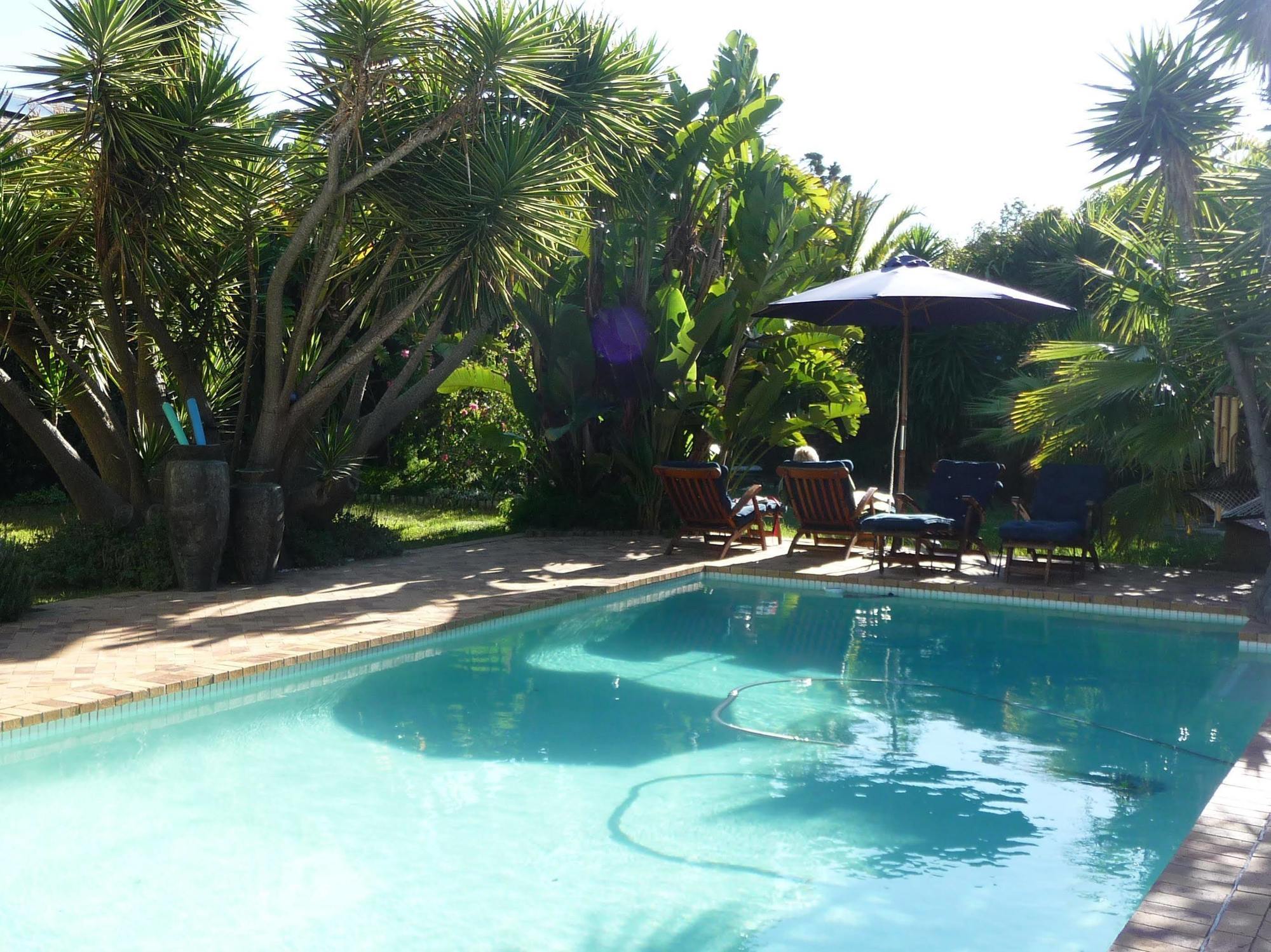 Secret Garden Guesthouse Bloubergstrand Eksteriør billede