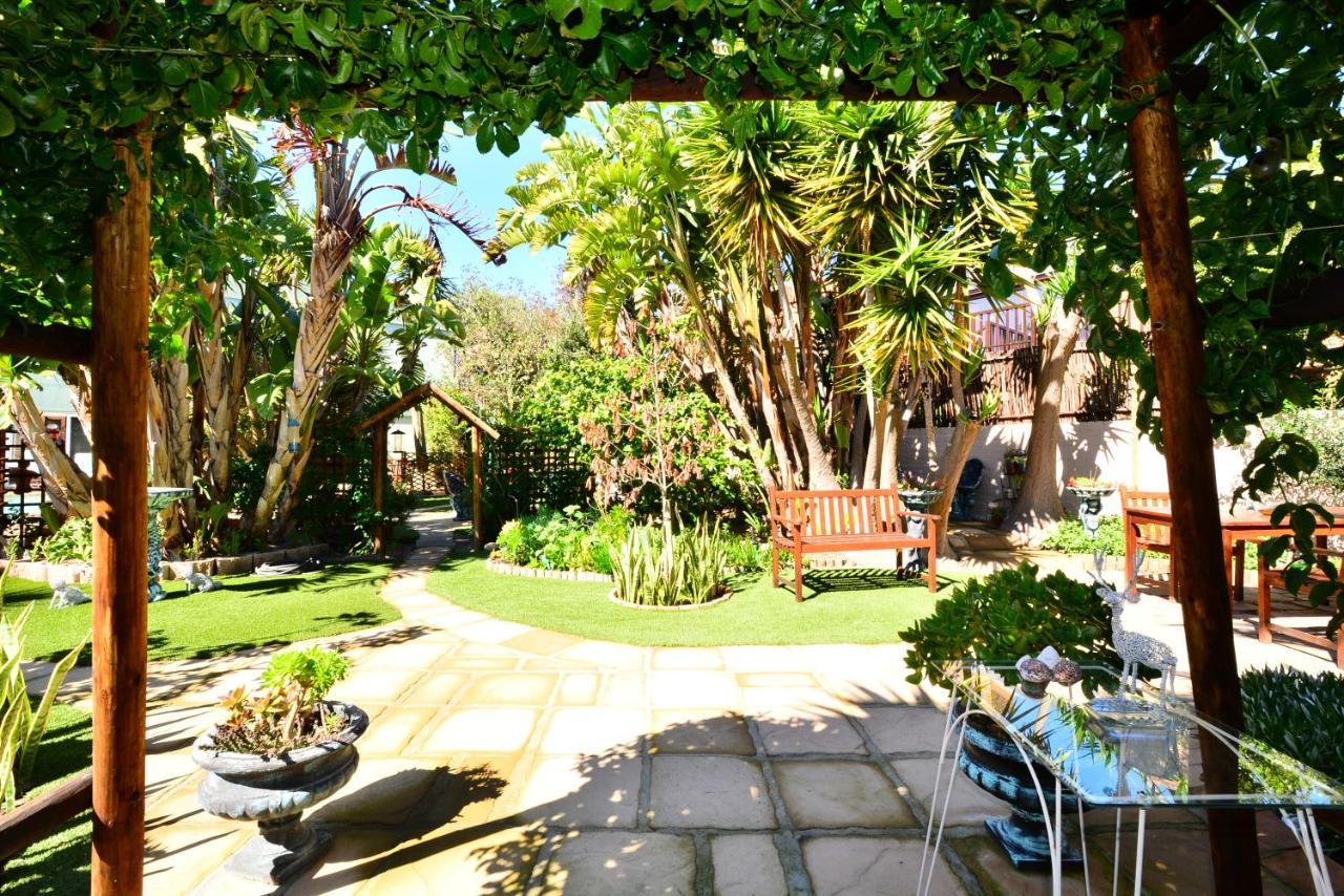 Secret Garden Guesthouse Bloubergstrand Eksteriør billede